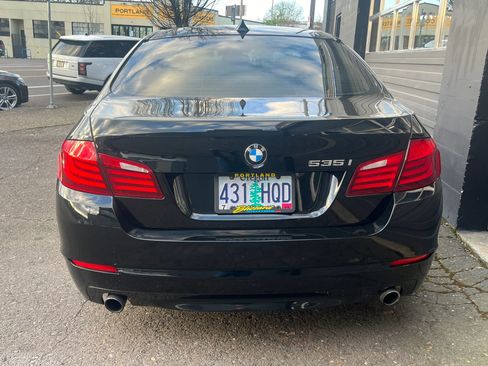 Used 2011 BMW 535i xDrive 535i xDrive Sedan 4D image 4