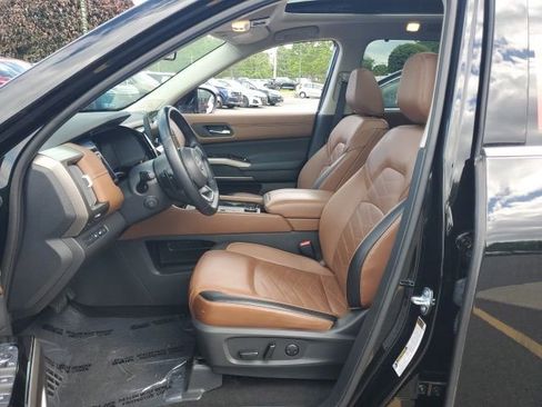 Certified 2023 Nissan Pathfinder Platinum AWD/4WD image 26