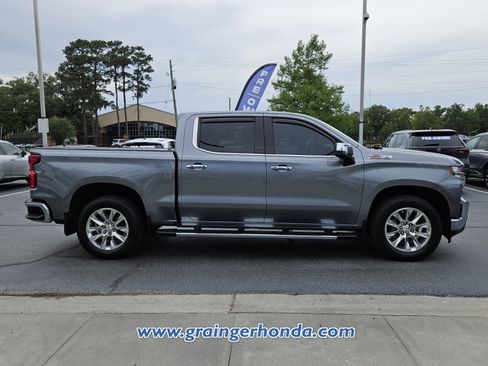 Used 2022 Chevrolet Silverado 1500 LTZ w/ LTZ Convenience Package II AWD/4WD image 6