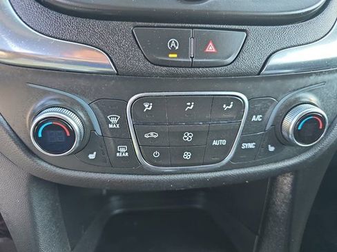 Used 2024 Chevrolet Equinox LT w/ LPO, Floor Liner Package FWD image 31