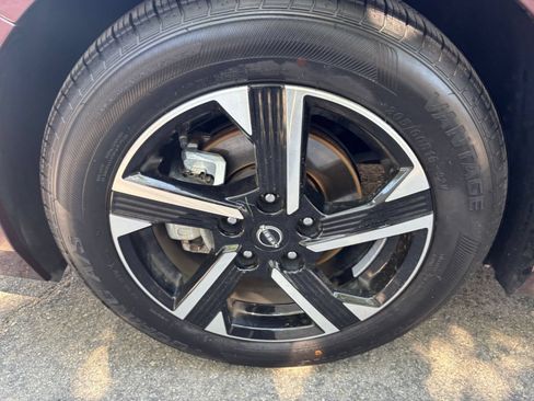Used 2024 Nissan Altima 2.5 SV FWD image 29