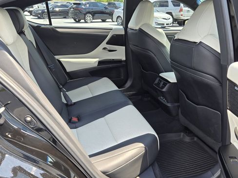 Certified 2022 Lexus ES 350 F Sport w/ Accessory Package 2 FWD image 14