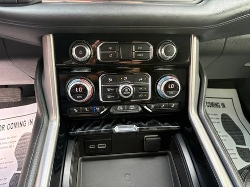 Used 2023 GMC Yukon XL Denali AWD/4WD image 21