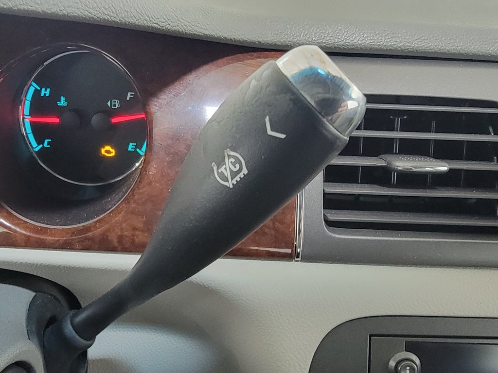 Used 2011 Buick Lucerne CXL FWD image 17