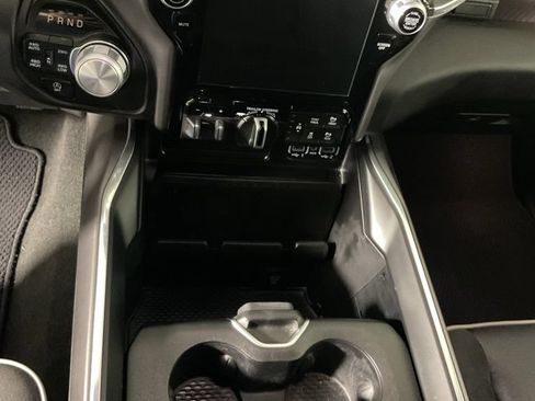 Used 2024 RAM 1500 Laramie AWD/4WD image 28