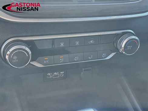 Used 2025 Nissan Altima 2.5 SV FWD image 19