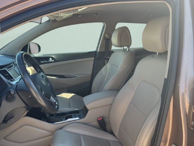 Used 2016 Hyundai Tucson Sport FWD image 11
