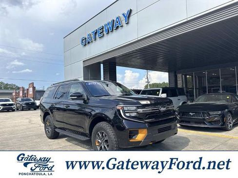 Certified 2025 Ford Expedition Tremor AWD/4WD image 1