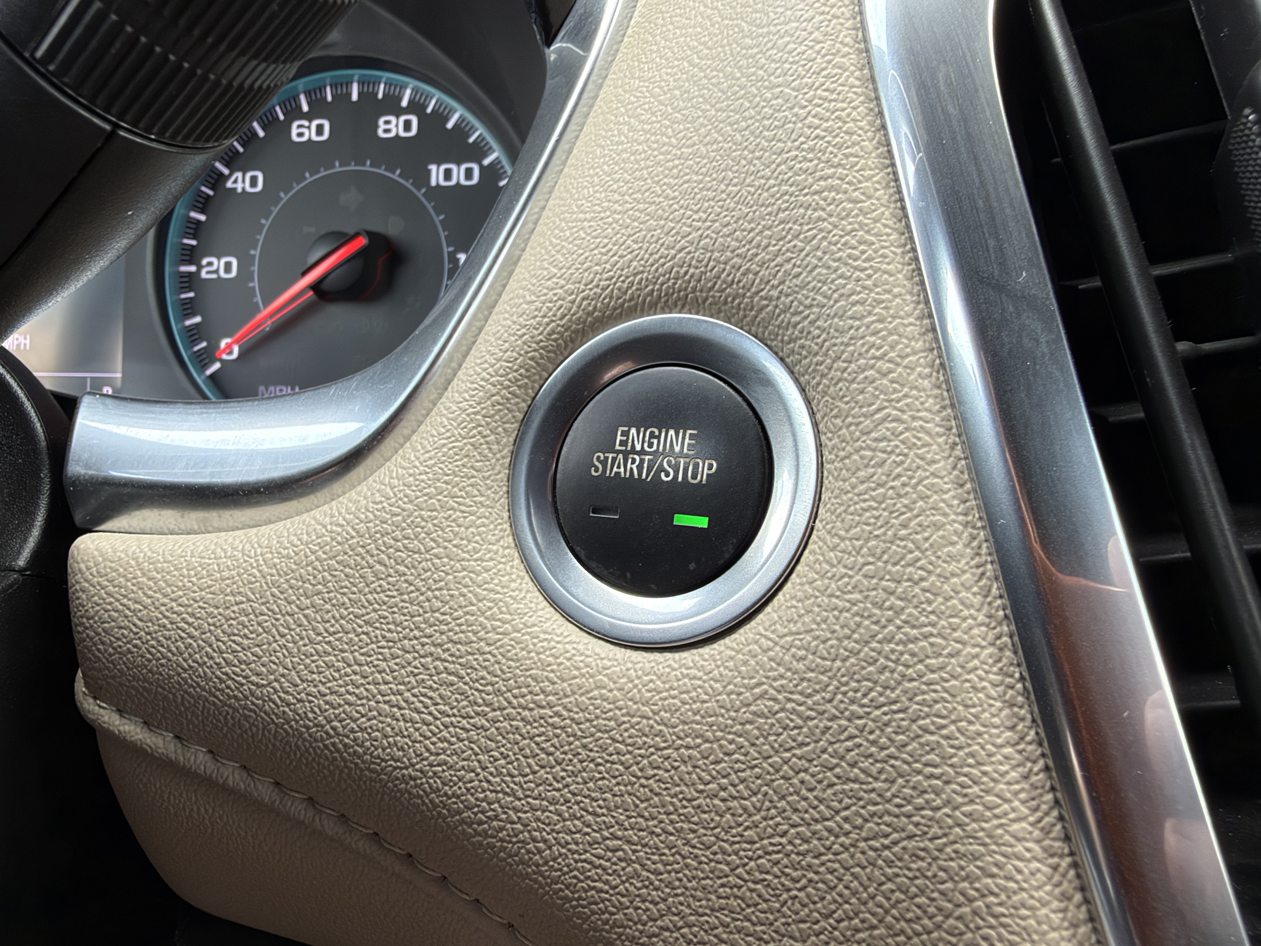 Used 2023 Chevrolet Traverse LS FWD image 17