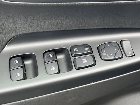 Used 2023 Hyundai Kona SE FWD image 14