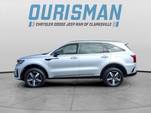 Used 2021 Kia Sorento EX w/ Panoramic Sunroof Package image 6