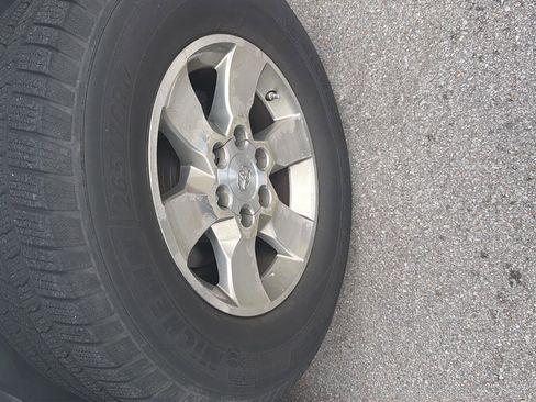 Used 2012 Toyota 4Runner SR5 w/ Convenience Pkg image 4