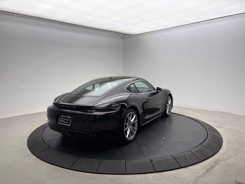 Certified 2025 Porsche 718 Cayman RWD image 7