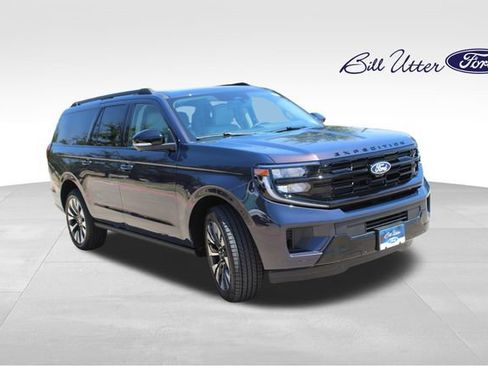 New 2027 Ford Expedition Max Platinum RWD image 2