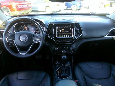 Used 2019 Jeep Cherokee Overland w/ Trailer Tow Group image 36