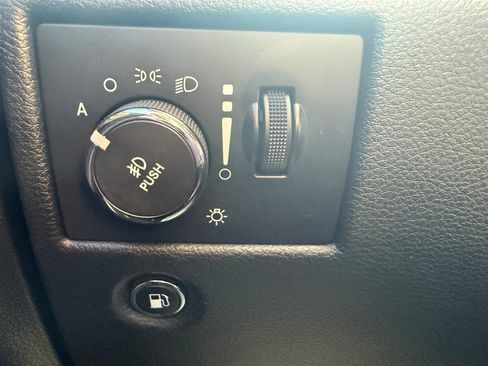 Used 2015 Jeep Grand Cherokee Summit image 21