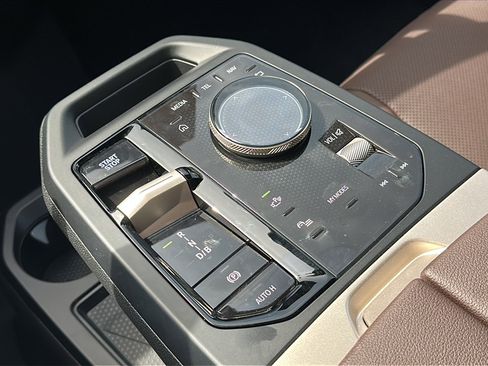 New 2026 BMW iX xDrive45 image 21