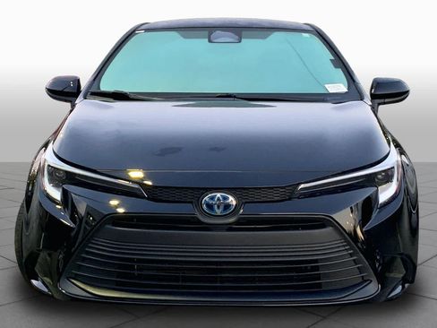 Used 2024 Toyota Corolla LE FWD image 3
