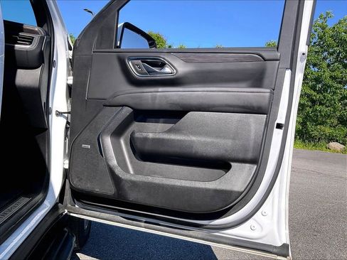 Used 2024 Chevrolet Tahoe LT w/ LT Signature Package AWD/4WD image 11