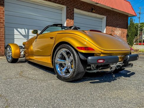 Used 2002 Chrysler Prowler image 28