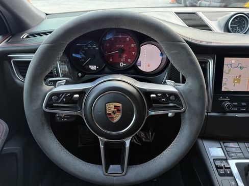 Used 2017 Porsche Macan GTS image 25