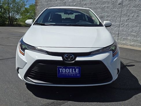 Used 2026 Toyota Corolla LE w/ LE Premium Package FWD image 9