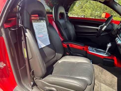 Used 2005 Chevrolet SSR w/ Preferred Equipment Group RWD image 15