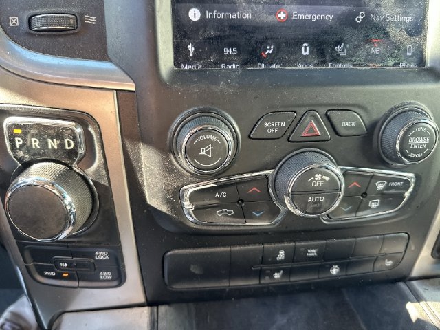 Used 2018 RAM 1500 SLT AWD/4WD image 16
