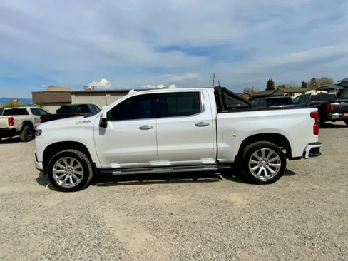 Used 2021 Chevrolet Silverado 1500 High Country w/ Technology Package AWD/4WD image 3