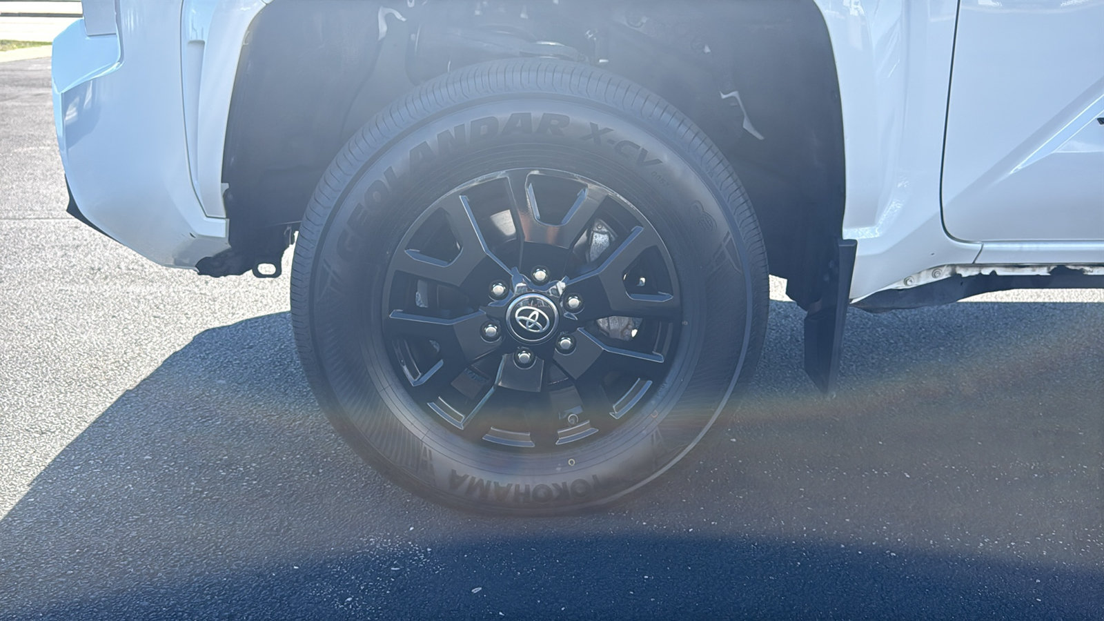 Used 2024 Toyota Tacoma SR5 AWD/4WD image 9