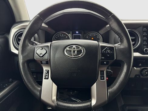 Used 2022 Toyota Tacoma SR5 RWD image 22