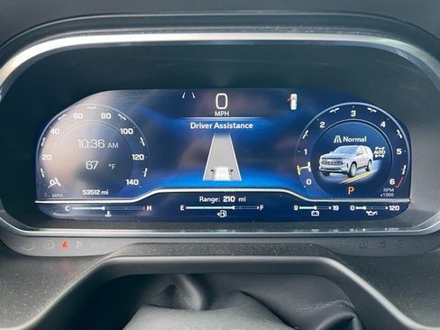 Used 2023 Chevrolet Suburban Premier image 9