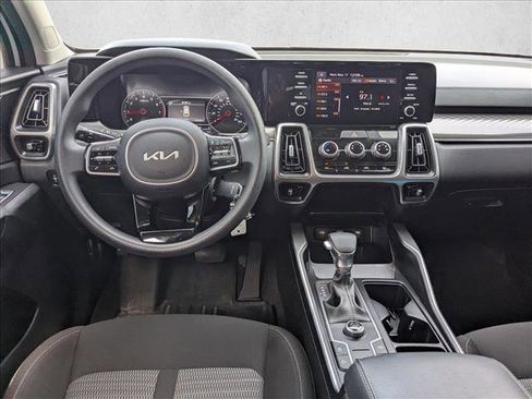 Used 2023 Kia Sorento LX image 16