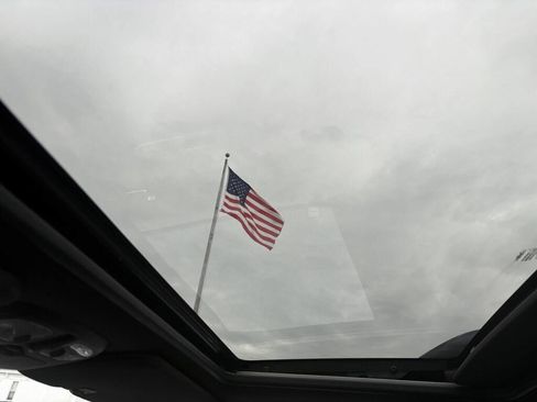 Used 2011 Mercury Mariner 2WD w/ 101A Rapid Spec Order Code image 22