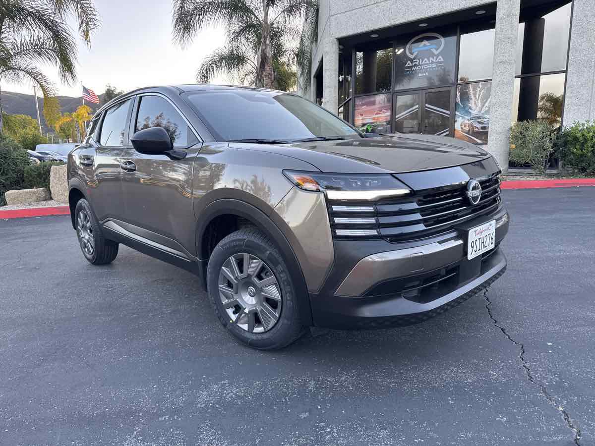 Used 2025 Nissan Kicks S w/ Charging Package FWD image 8