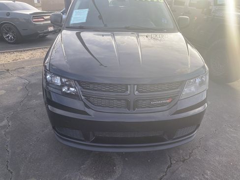 Used 2020 Dodge Journey SE w/ SE Popular Equipment Group image 6