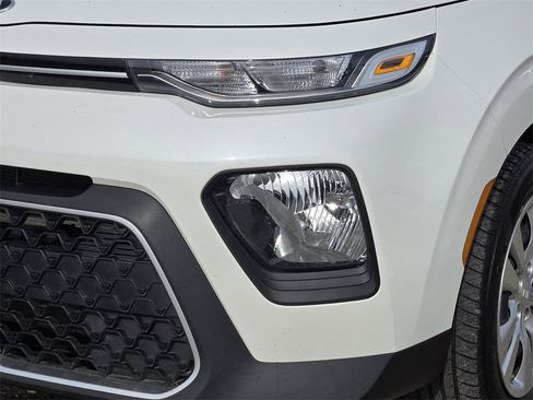 Used 2021 Kia Soul LX image 7