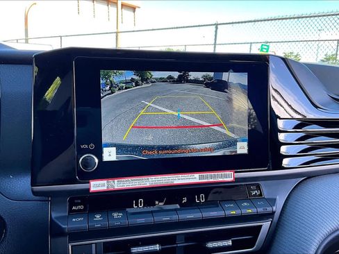 Used 2026 Toyota Camry SE w/ Convenience Package image 26