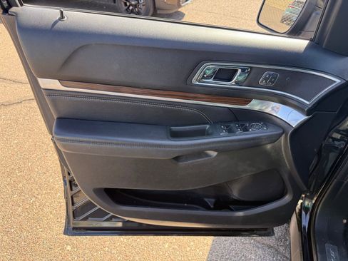 Used 2019 Ford Explorer Limited w/ Class III Trailer Tow Package image 14