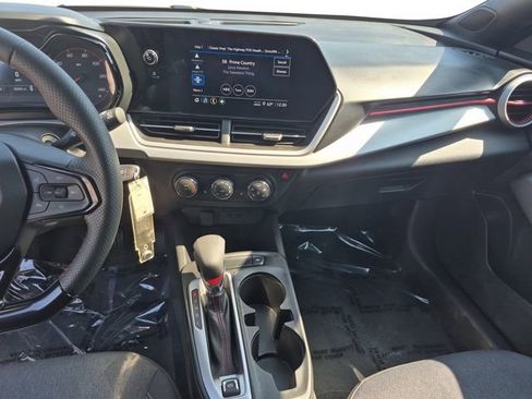 Used 2024 Chevrolet Trax RS image 15