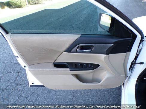 Used 2015 Honda Accord LX image 12