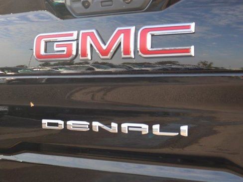 New 2026 GMC Sierra 2500 Denali w/ Denali Reserve Package image 19