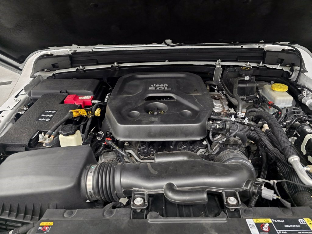 Used 2021 Jeep Wrangler Unlimited Sahara AWD/4WD image 14