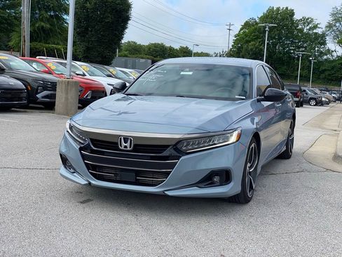 Used 2022 Honda Accord Sport image 3