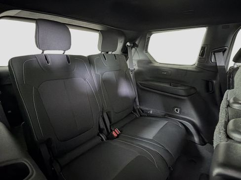 Used 2024 Jeep Grand Cherokee L Laredo w/ Luxury Tech Group I RWD image 29