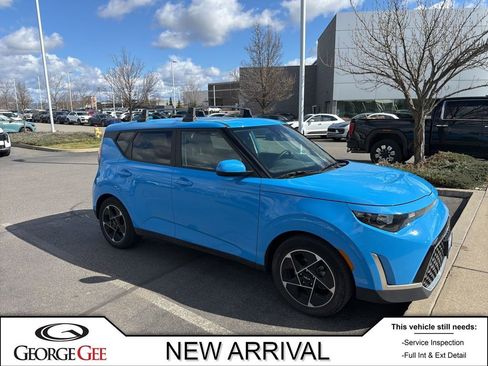 Used 2023 Kia Soul EX image 1
