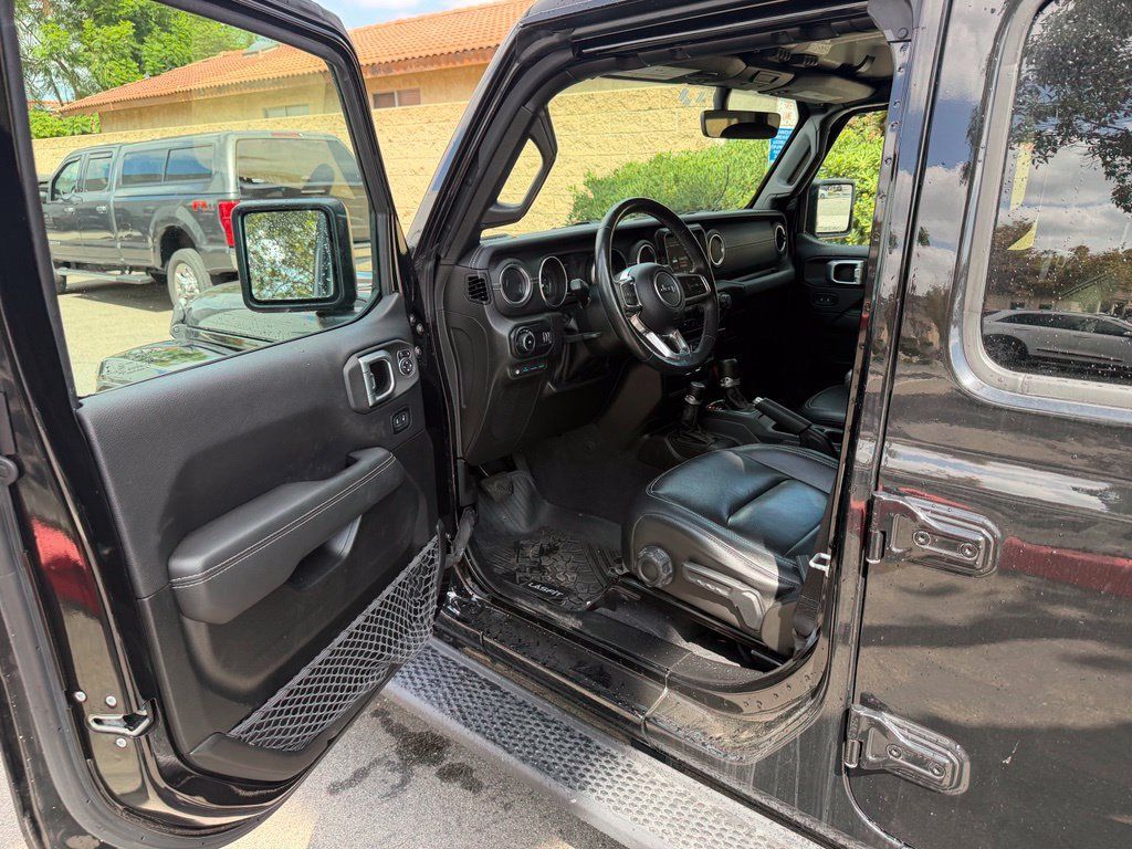 Used 2023 Jeep Wrangler Unlimited Sahara w/ Cold Weather Group AWD/4WD image 23