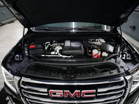 Used 2024 GMC Yukon SLT w/ SLT Luxury Package AWD/4WD image 42