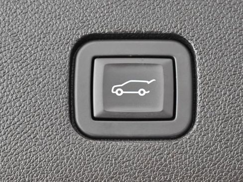 Certified 2024 Cadillac XT6 Premium Luxury AWD/4WD image 17