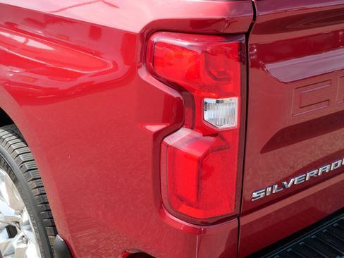 Used 2019 Chevrolet Silverado 1500 LTZ w/ LTZ Plus Package AWD/4WD image 17